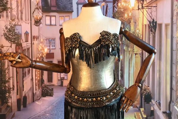 BÜSTİYER  KOSTÜM MODEL 6